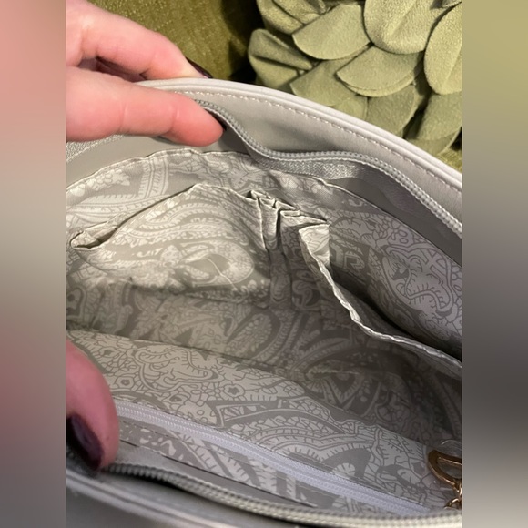 Gray Bella Russo purse ❤️ - Picture 6 of 7